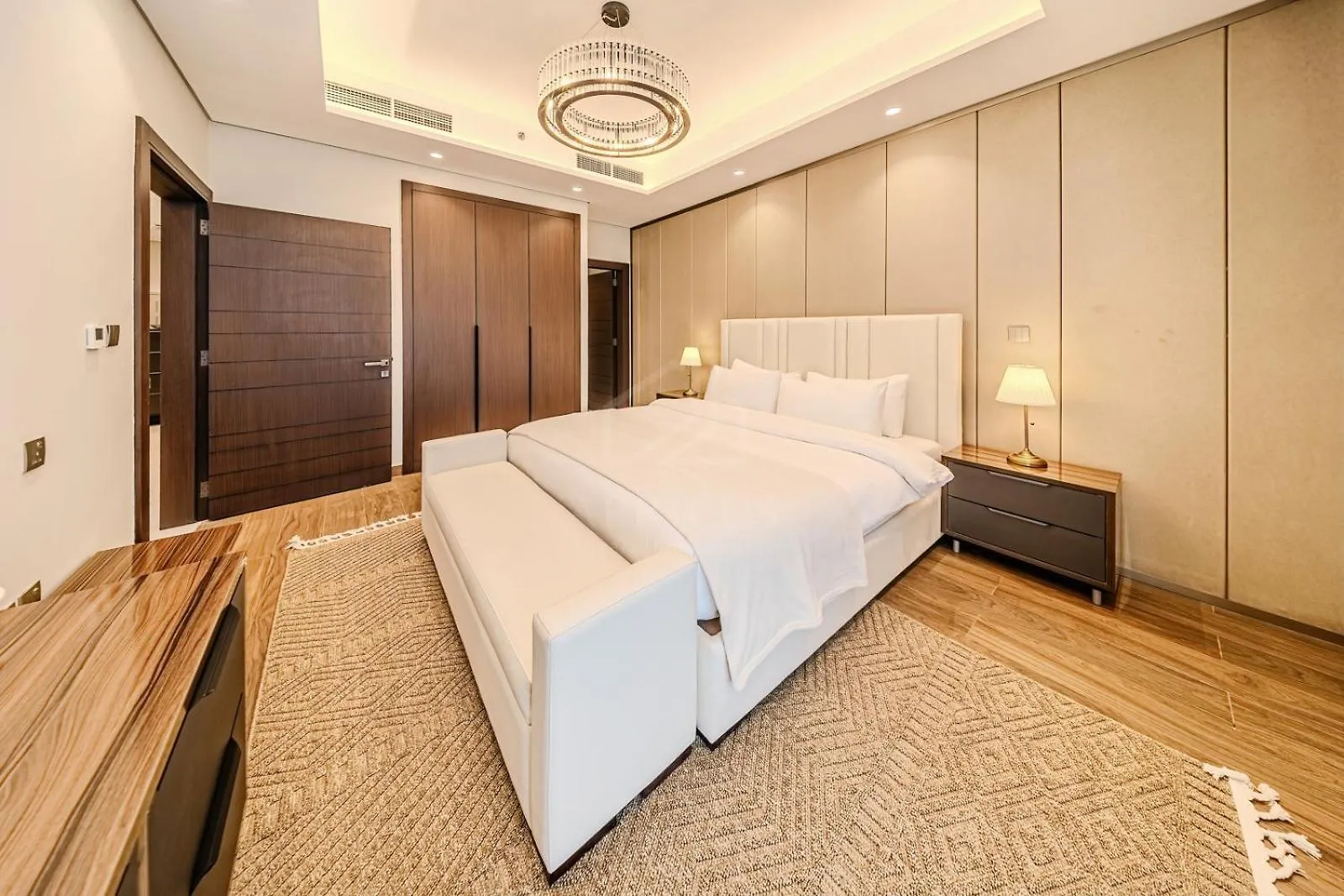 アパート Classy 1 Bedroom In Nobles Tower ドバイ